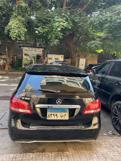 Mercedes-Benz B180 2015