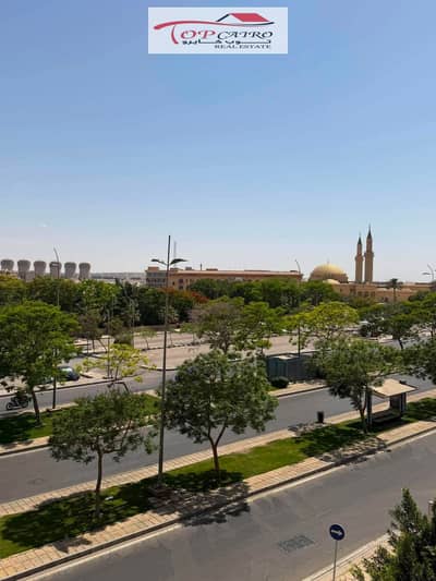 شقه مميزه للبيع بمدينتي في B3 بمقع متميز جدا وبسعر لقطه ومميز جدا