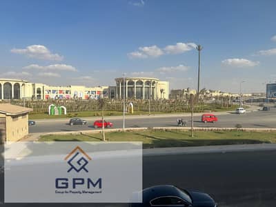 شقة ريسيل 3 غرف متشطبة بالكامل على شارع التسعين الجنوبي مباشرة بسعر لقطة New Cairo