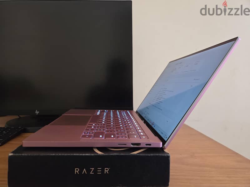 Razer book 13 quartz (4k screen) 1