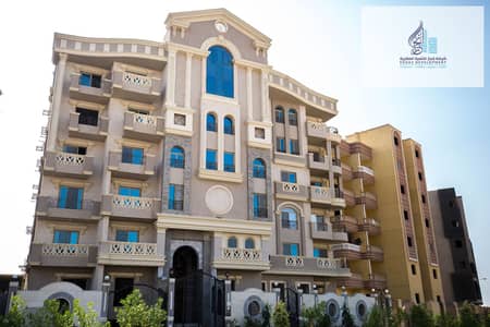Apartment for sale 150m distinctive front facing directly on the small investors square - South of the neighborhoods - in 6 October City