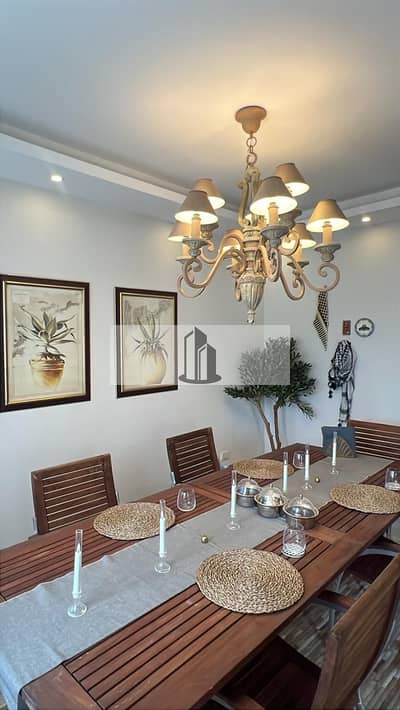 شقة جاهزة للاستلام والسكن Ready To Move بموقع مميز فيو مباشرة على فيلات Palm Hills في Sarai