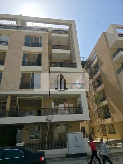 للبيع شقه Ready to move بتقسيمه مميزة داخل Lake park zone فى كمبوند Taj city تاج سيتي NEW CAIRO