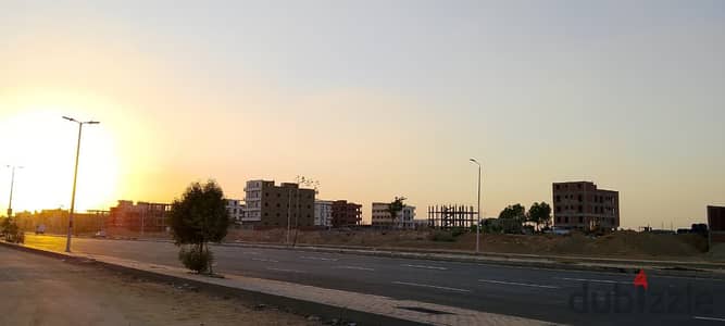 قطعة أرض للبيع بمدينة بدر – شمالية جديدة ناصية وقريبة من الخدمات