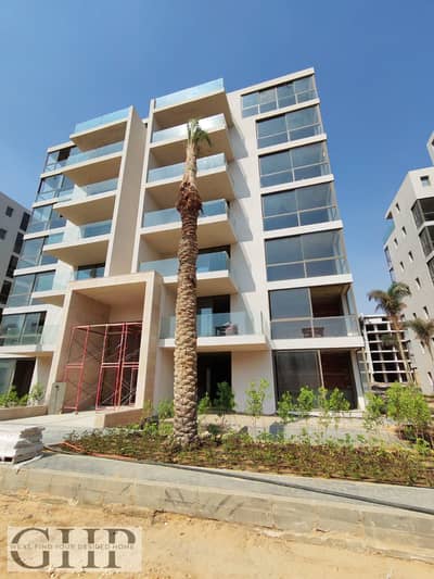 شقة بجاردن حمام سباحة خاص للبيع في ليك فيو ريزيدنس 2 التجمع الخامس Lake View Residence 2 New Cairo