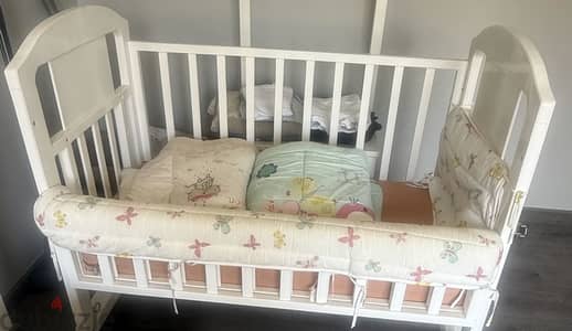 Infant and toddler bed