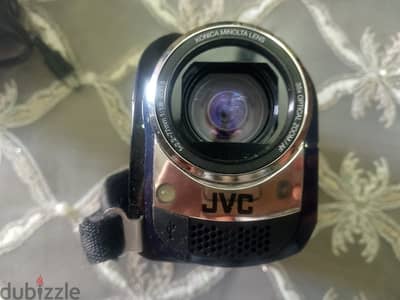 كاميرا لتصوير الفيديوهات و الصور ماركة JVC