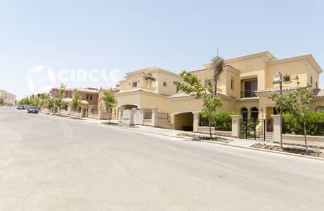 فيلا ستاندالون 550م للإيجار في كمبوند أبتاون كايرو Uptown Cairo المقطم بالقرب من محور إعمار درايف والقاهرة الجديدة New Cairo