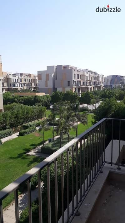 تريبلكس للبيع في سوديك إيستاون القاهرة الجديدة مع روف خاص