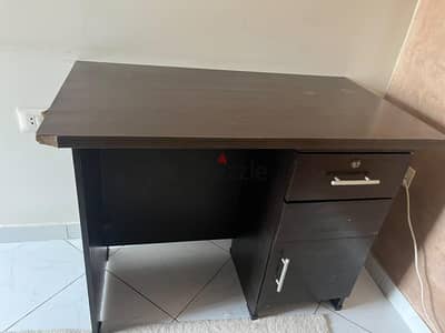مكتب للمذاكرة  ٢ درج ودرفه