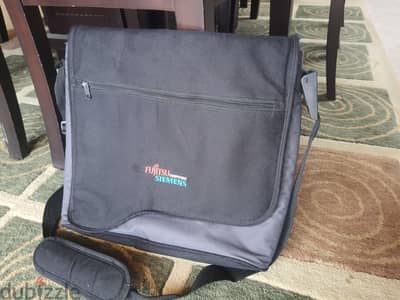 شنطة لاب توب fujitsu Siemens