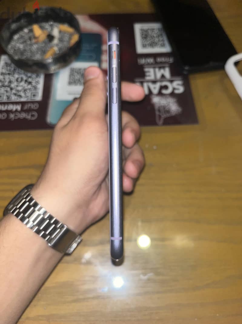 Apple - iPhone 11 7