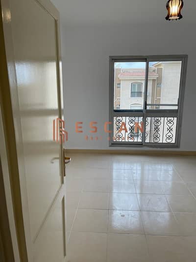 A 162-square-meter apartment is available for rent under the "New Law" contract in Al Rehab City (Small Phase), near the Eastern Market. A 162-square-meter apartment is available for rent under the "New Law" contract in Al Rehab City (Small Phase), near the Eastern Market.