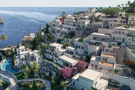 شاليه للبيع من المالك 60م ساوث ميد SouthMED طلعت مصطفي TMG الساحل الشمالي بالتقسيط لمدة 12 سنة بسعر مميز وفيو روعه