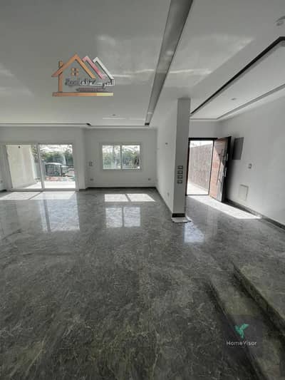 فيلا للبيع بمدينتى نموذج i تشطيبات خاصة وبالتكيفات  ٤ غرف ٤ حمامات (غرفتين بهم حمام)