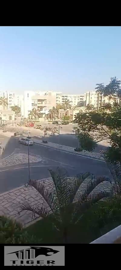للإيجار قانون – شقة مميزة في مدينتي | B7  فرصة رائعة للإيجار في موقع مميز، مناسبة للسكن الهادئ
