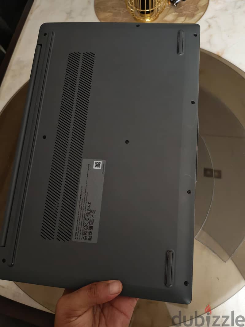 Lenovo ideapad 1