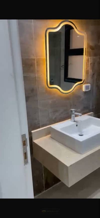 للإيجار داخل كمبوند Village West – الشيخ زايد _ أول سكن | 164م | 3 غرف | تشطيب كامل بالتكيفات والمطبخ