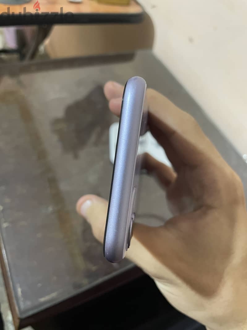 Apple - iPhone 11 3