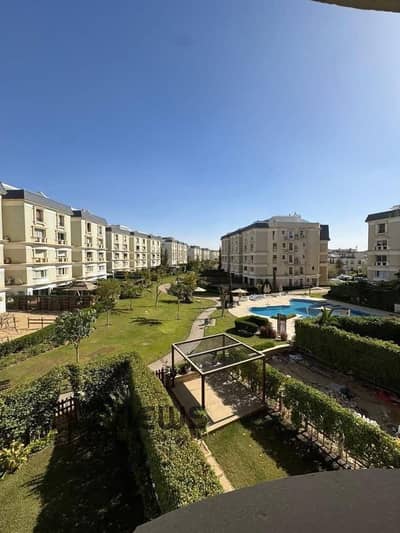 اي فيلا روف 235م + 80م روف مباشر علي بحيرة موقع متميز ماونتن فيو هايد بارك Mountain view hyde park