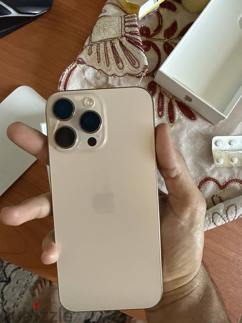 Apple - iPhone 16 Pro Max 3