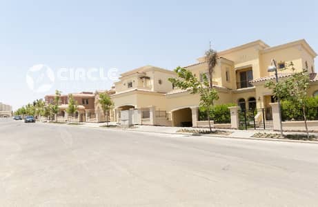 فيلا ستاندالون فاخرة ٧٢٠م للبيع في كمبوند أبتاون كايرو Uptown Cairo المقطم بالقرب من محور إعمار درايف و القاهرة الجديدة New Cairo
