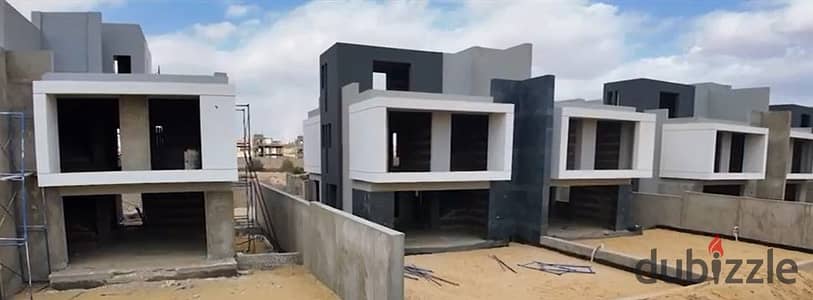 Corner townhouse with immediate occupancy and an attractive price in Patio Vera Compound by La Vista, opposite Beverly Hills and near Al Rabwa, Belle