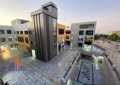 محل تجارى للبيع استلام فورى متأجر من المالك مباشرة بجوار المدرسة اليابانية فى قلب مدينه الشروق Al Shorouk City