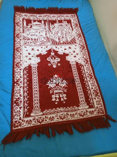 سجادة صلاة بحالتها