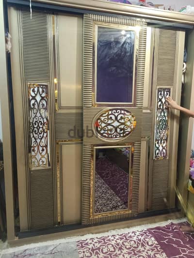 غرفه اطفال استعمال كويس الدولاب جرار بس الجرار بتاع عموله مش الخفيف