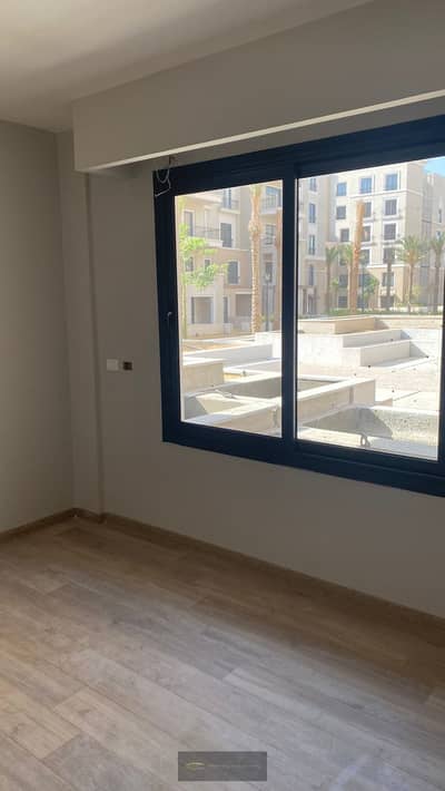 شقة للإيجار داخل كمبوند Village West – الشيخ زايد، بموقع مميز وتشطيب كامل، جاهزة للسكن الفوري.