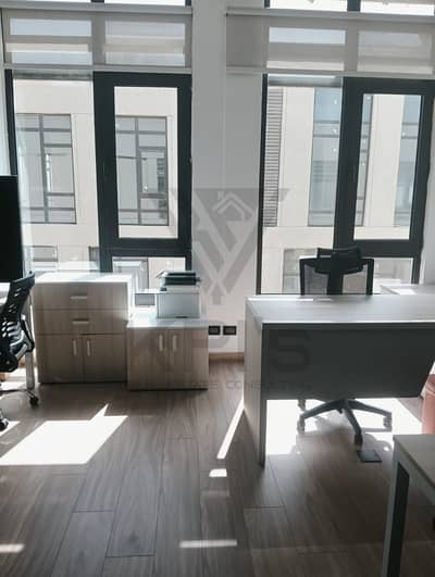 Administrative office for sale in District 5; ultra-super-lux finish, includes A/C units, offered at the lowest price per square meter—open-plan layou