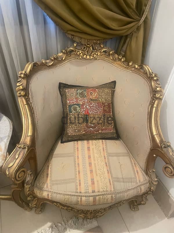 classic salon perfect condition . 5