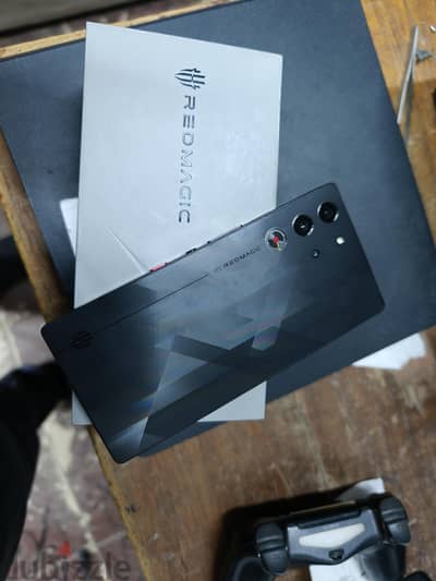 Red Magic 10 Pro مدفوع ضريبه بكل مشتملاته للبيع او البدل