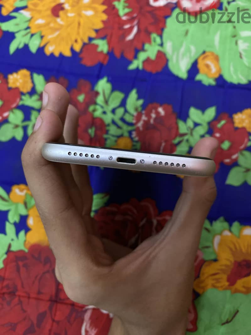 Apple - iPhone 11 3