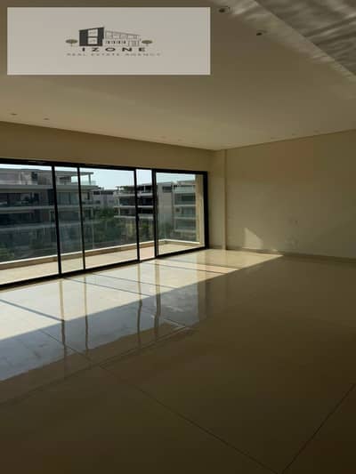شقة مفروشة بالكامل للإيجار في ليك فيو ريزيدنس Lake View Residence New Cairo 204 متر 3 غرف نوم 3 حمامات غرفة مربية مطبخ وأجهزة وتكييفات
