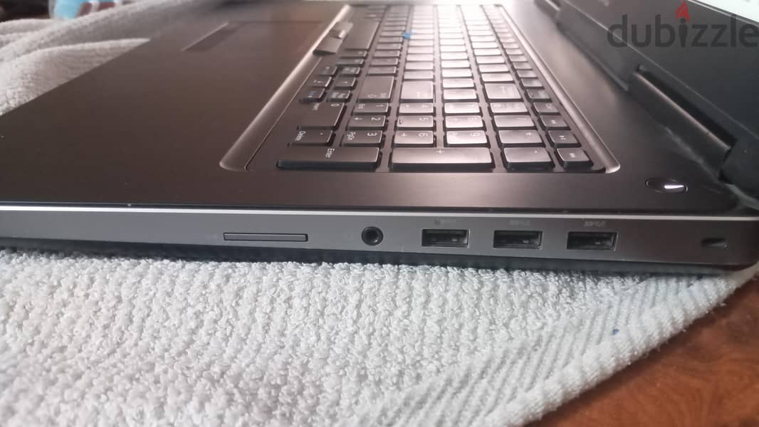 Dell Precision 7710 1