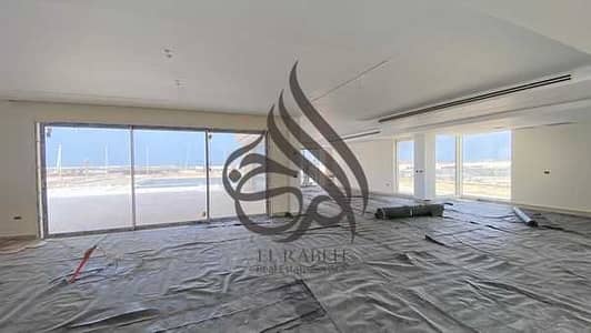 فيلا للبيع متشطبة بحمام سباحة في دايركشن وايت الساحل الشمالي بمقدم و اقساط اقل من سعر السوق موقع مميز Direction White
