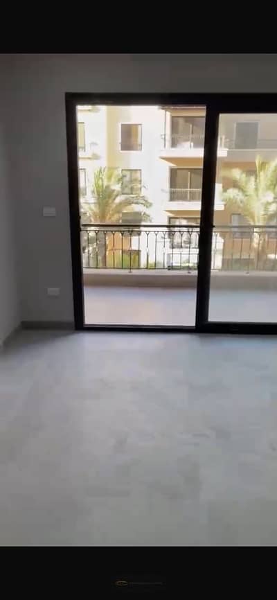 للإيجار شقة مميزة في كمبوند Village West – الشيخ زايد أول سكن بتشطيب فاخر، مجهزة بالمطبخ والتكييفات، في موقع مميز داخل المشروع.