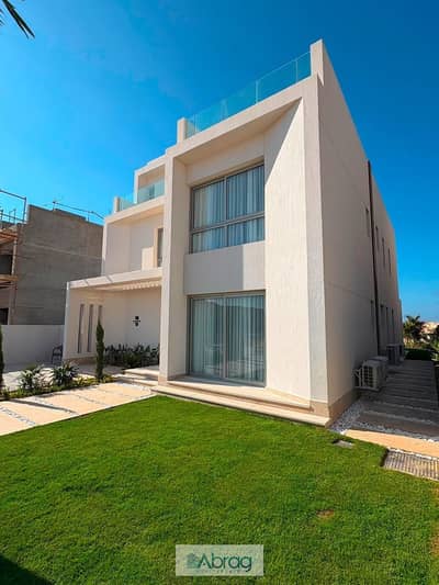 Standalone Villa 220m للبيع في مار باي رأس الحكمة