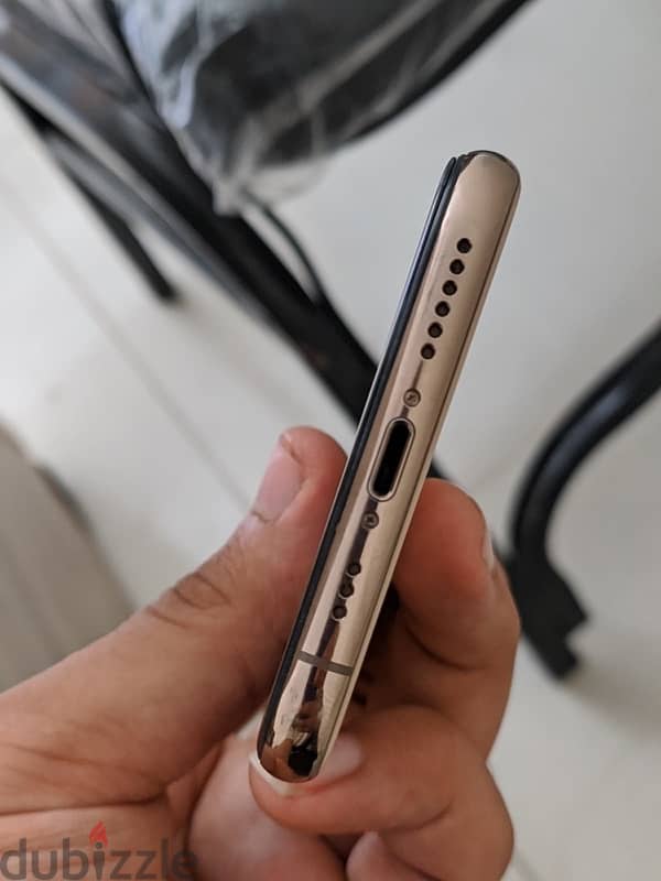 iphone xs 4