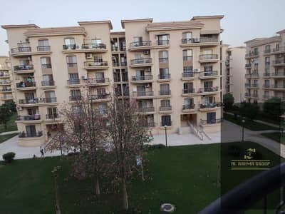 Apartment for rent in Al Rehab, 99 square meters, furnished with modern furniture, wide garden view, steps from Avenue, Al Rehab City, Cairo