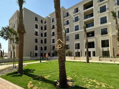 شقة أرضي مكيفة للبيع في كومباوند فيلاج ويست  الشيخ زايد بالقرب من بالم هيلز ، نيو جيزة و بالم هيلز  و وصلة  دهشور و سوديك ويستاون بيفرلي هيلز