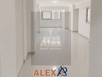 Administrative office for rent in Al-Azariṭah with an administrative license