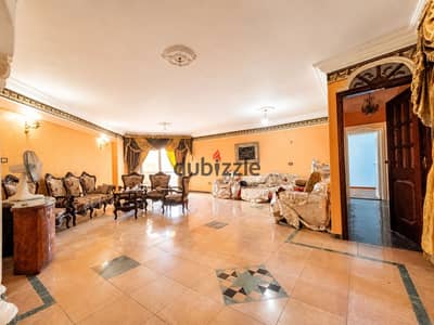 وحدة سكنية مميزة للبيع زيزينيا(خطوات من شارع أبو قير) المساحة : 230م
