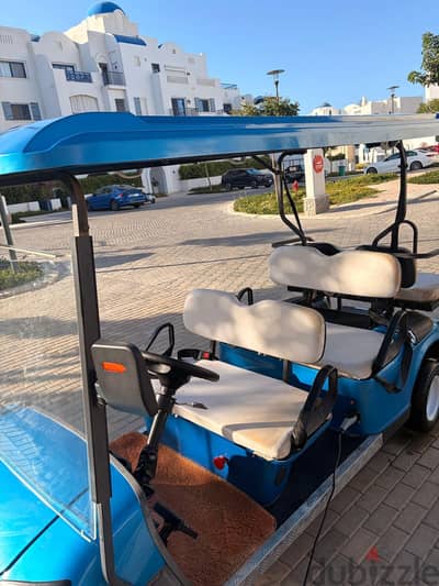 Golf car 6 seats ( like new )