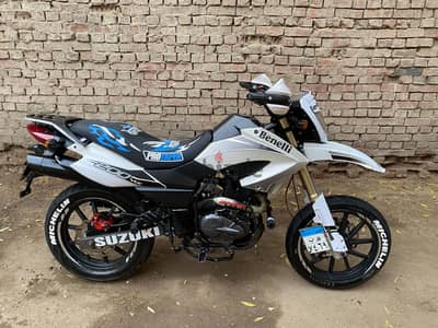 بنيلي vlx 200