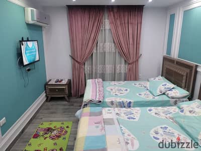 شقه مفروشه للايجار غرفتين واتين حمام ف زهراء المعادي شارع الخمسين الرئيسي عند استرب مول ومول الخمسين  ودقائق من نادي وادي دجله  ومجمع المدارس  ودقائق لكارفور مطلوب 24 الف شهريا مده سنه 01503622666