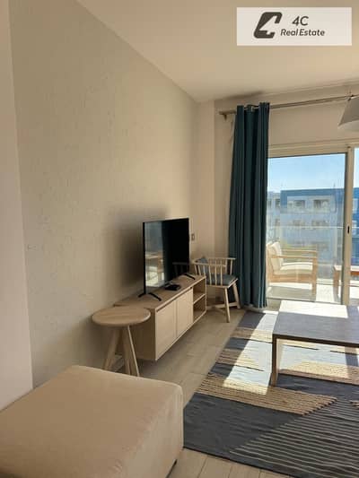باقل من سعر الماركت لسرعه البيع شاليه فندقي تشطيب كامل بالفرش الاجهزة و التكييفاتFull Sea View ريسيل فوكا باي الساحل الشمالي بتقسيمه مميزة جاهز للسكن
