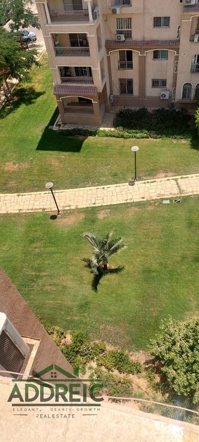 لبيع | شقة فاخرة في مدينتي – B14  عنوان راقٍ. . . وموقع استثنائي. . . وفرصة استثمارية لا تُعوض.  استمتع بأسلوب حياة يجمع بين الهدوء، المساحات الخضراء، وال
